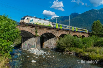 Re 465 008