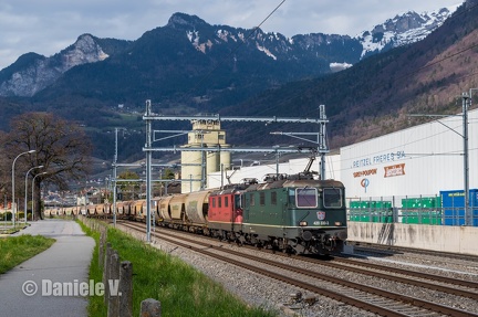 Re 420 330-3 et Re 420 261-0